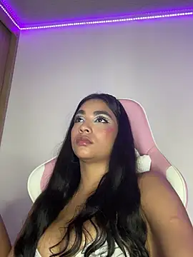 Snapshot of Bella_ricci_ chatting on February 7, 2025, 11:12 am Bella ricci online show from February 7, 2025, 11:12 am