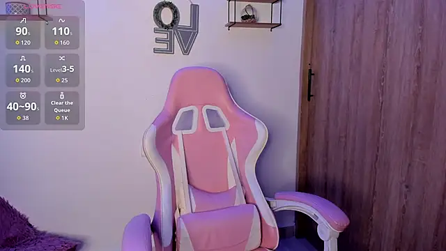 Snapshot of Bella_ricci_ chatting on October 23, 2025, 9:46 pm Bella ricci online show from October 23, 2025, 9:46 pm