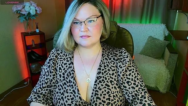 Vivien  wet online show from September 19, 2025, 8:18 am