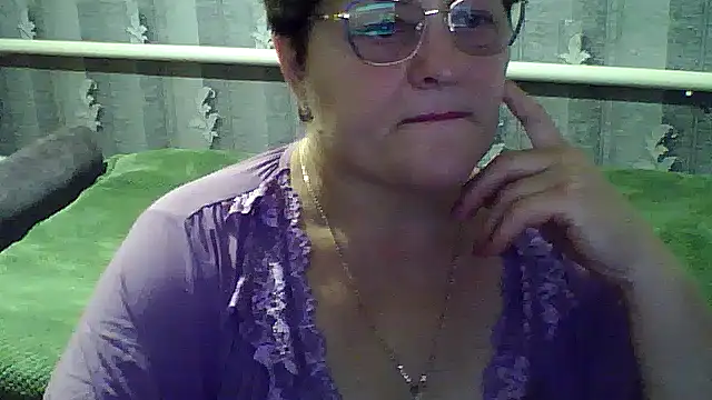 Snapshot of ElzaJewel chatting on October 4, 2025, 6:09 pm ElzaJewel online show from October 4, 2025, 6:09 pm