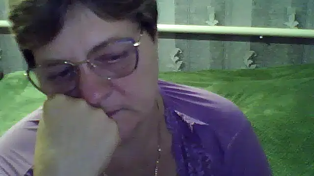 Snapshot of ElzaJewel chatting on October 12, 2025, 7:32 am ElzaJewel online show from October 12, 2025, 7:32 am