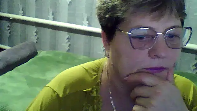 Snapshot of ElzaJewel chatting on October 5, 2025, 6:37 am ElzaJewel online show from October 5, 2025, 6:37 am