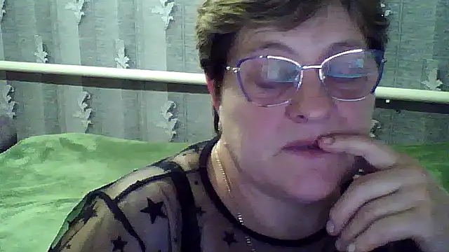 Snapshot of ElzaJewel chatting on October 15, 2025, 6:49 pm ElzaJewel online show from October 15, 2025, 6:49 pm