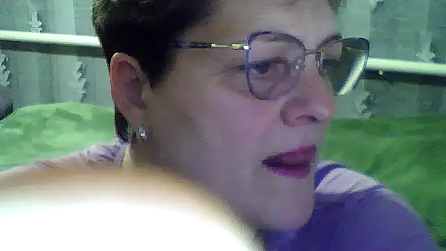 Snapshot of ElzaJewel chatting on October 17, 2025, 5:26 pm ElzaJewel online show from October 17, 2025, 5:26 pm