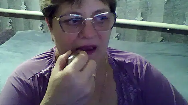 Snapshot of ElzaJewel chatting on November 18, 2025, 5:27 pm ElzaJewel online show from November 18, 2025, 5:27 pm