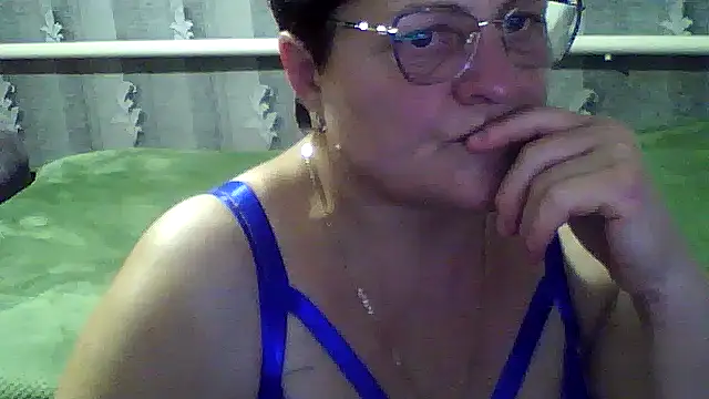 Snapshot of ElzaJewel chatting on October 22, 2025, 5:56 pm ElzaJewel online show from October 22, 2025, 5:56 pm