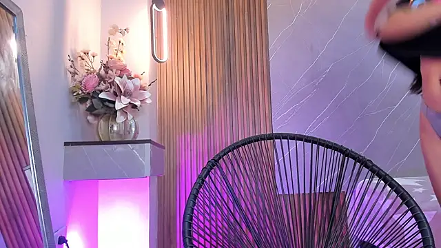 Snapshot of ariana_jhonson1 chatting on March 12, 2025, 12:47 pm ariana jhonson1 online show from March 12, 2025, 12:47 pm