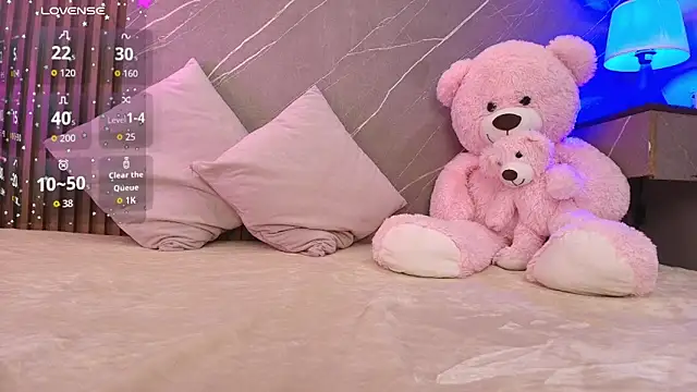 ariana jhonson1 online show from February 3, 2026, 12:32 pm