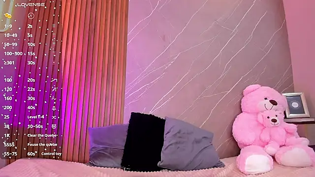 Snapshot of ariana_jhonson1 chatting on September 10, 2025, 12:37 pm ariana jhonson1 online show from September 10, 2025, 12:37 pm