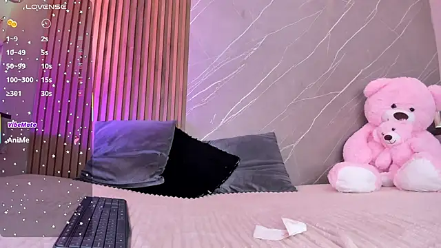 Snapshot of ariana_jhonson1 chatting on October 18, 2025, 12:40 pm ariana jhonson1 online show from October 18, 2025, 12:40 pm