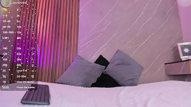 Snapshot of ariana_jhonson1 chatting on November 5, 2025, 12:52 pm ariana jhonson1 online show from November 5, 2025, 12:52 pm