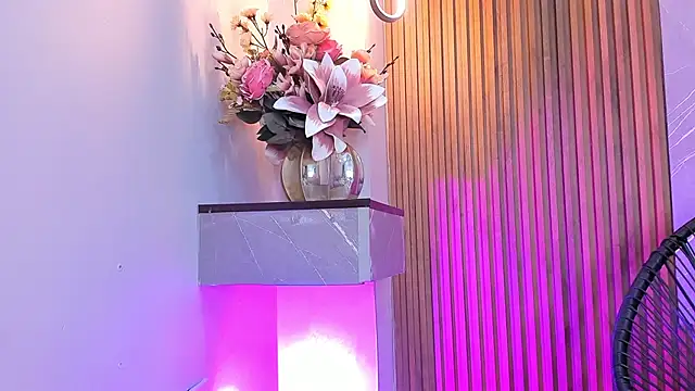 Snapshot of ariana_jhonson1 chatting on March 16, 2025, 1:06 pm ariana jhonson1 online show from March 16, 2025, 1:06 pm