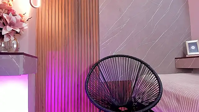 Snapshot of ariana_jhonson1 chatting on March 15, 2025, 12:13 pm ariana jhonson1 online show from March 15, 2025, 12:13 pm