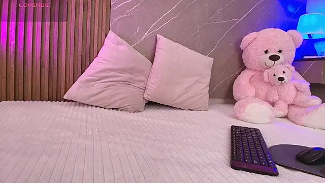 ariana jhonson1 online show from February 7, 2026, 12:13 pm