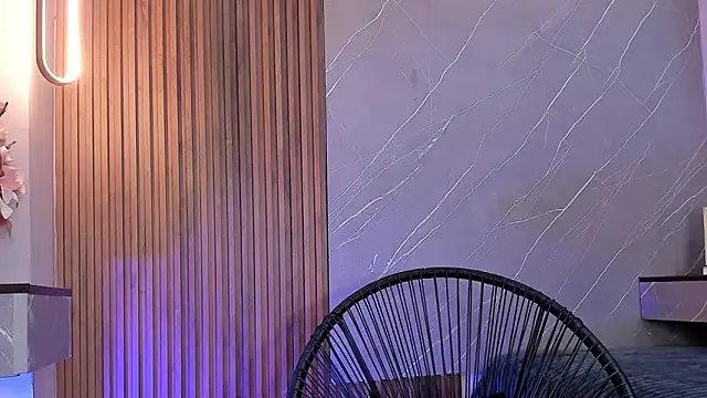 Snapshot of ariana_jhonson1 chatting on March 21, 2025, 12:39 pm ariana jhonson1 online show from March 21, 2025, 12:39 pm