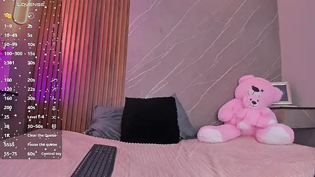 Snapshot of ariana_jhonson1 chatting on September 13, 2025, 12:38 pm ariana jhonson1 online show from September 13, 2025, 12:38 pm