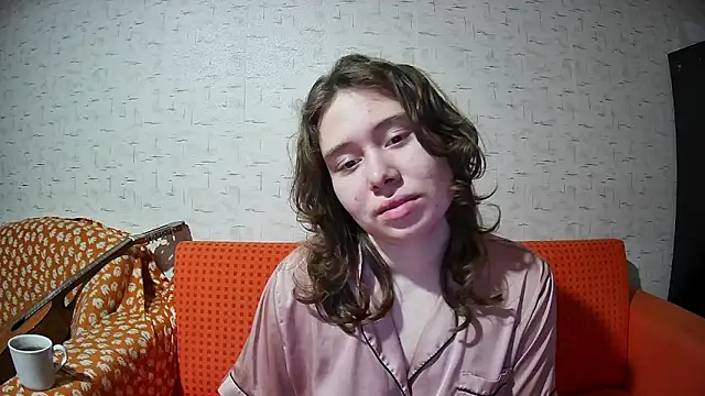 Snapshot of girliemilk chatting on November 24, 2025, 5:35 pm girliemilk online show from November 24, 2025, 5:35 pm