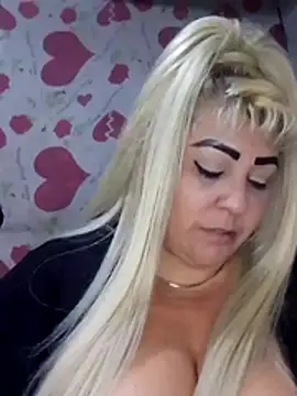 Snapshot of BonniAdams chatting on November 27, 2025, 9:37 pm BonniAdams online show from November 27, 2025, 9:37 pm