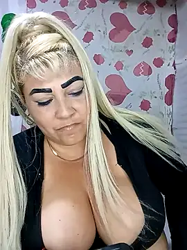 Snapshot of BonniAdams chatting on November 28, 2025, 9:42 am BonniAdams online show from November 28, 2025, 9:42 am