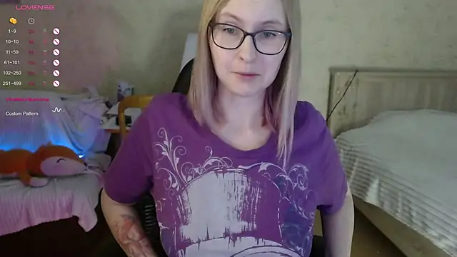 Snapshot of Agatha_Mott chatting on October 24, 2025, 5:06 am Agatha Mott online show from October 24, 2025, 5:06 am