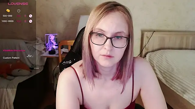 Snapshot of Agatha_Mott chatting on October 12, 2025, 5:09 am Agatha Mott online show from October 12, 2025, 5:09 am