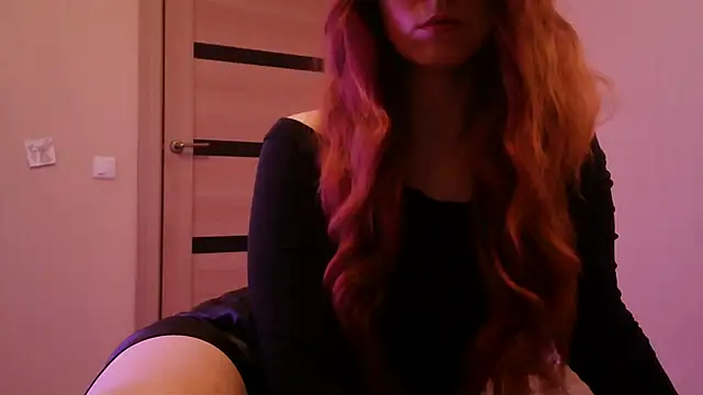 Snapshot of _AliceOwen_ chatting on March 19, 2025, 9:27 pm AliceOwen online show from March 19, 2025, 9:27 pm