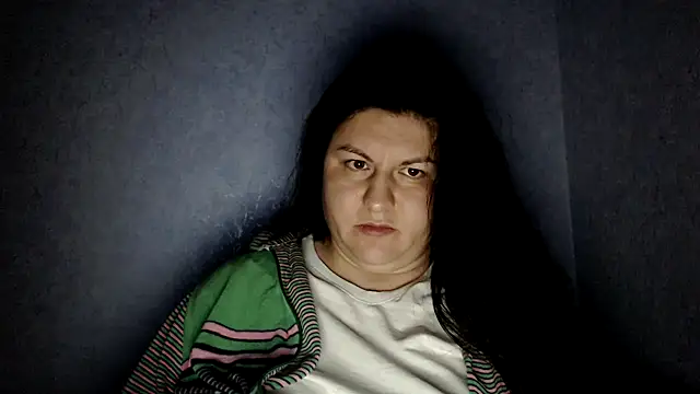 KiraSwee online show from October 22, 2025, 5:12 pm