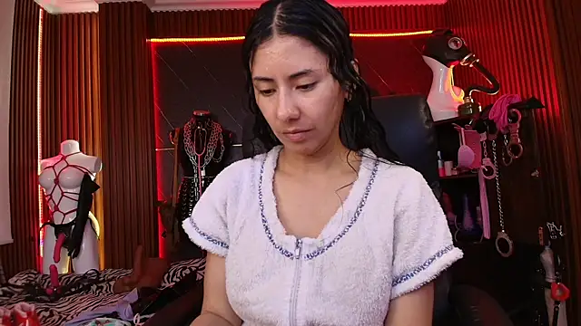 XiaQueen online show from November 10, 2025, 8:36 pm