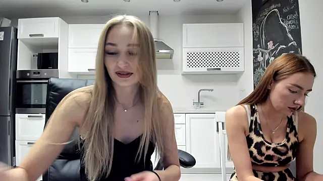 lisenok online show from September 26, 2025, 9:10 pm