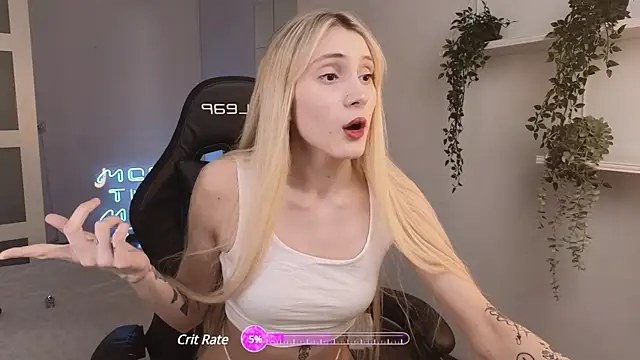 elliefrost online show from February 10, 2025, 1:03 am