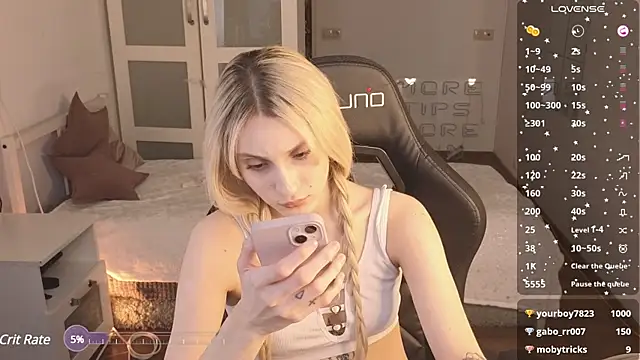 elliefrost online show from February 24, 2025, 3:44 am