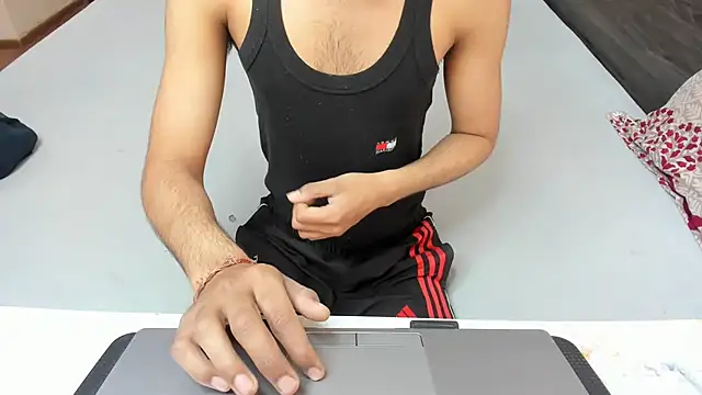 Queen Couple online show from March 1, 2026, 5:51 am