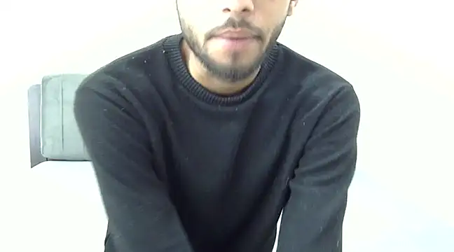 Snapshot of Queen_Couple chatting on February 23, 2025, 5:56 am Queen Couple online show from February 23, 2025, 5:56 am