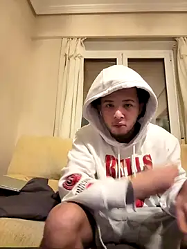 Snapshot of yeiyei_oficial chatting on November 15, 2025, 4:38 am yeiyei oficial online show from November 15, 2025, 4:38 am