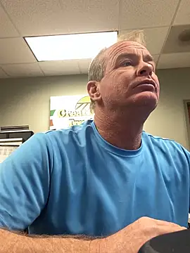 Snapshot of hintly chatting on December 15, 2025, 10:04 pm hintly online show from December 15, 2025, 10:04 pm