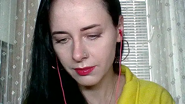 LuminousLady online show from October 24, 2025, 7:29 am