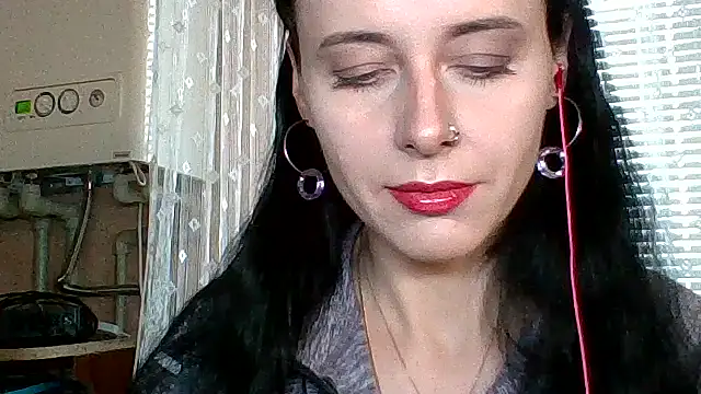 LuminousLady online show from November 2, 2025, 10:31 am