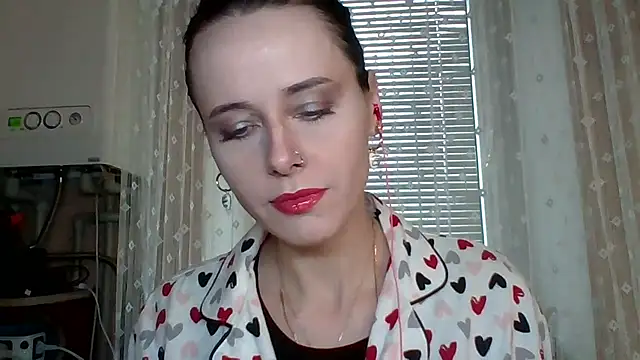 LuminousLady online show from November 9, 2025, 11:25 am