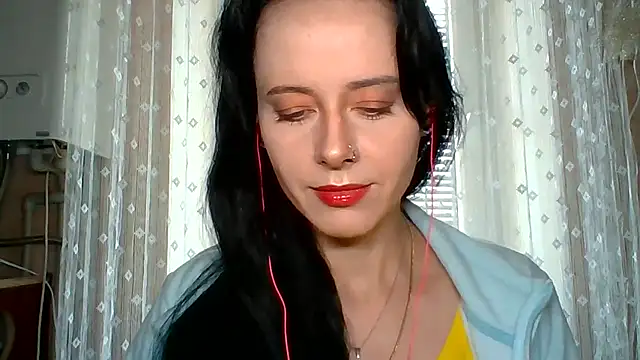 LuminousLady online show from September 21, 2025, 7:13 am