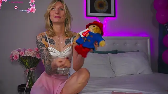 Snapshot of LeaCox_ chatting on October 23, 2025, 8:02 am LeaCox online show from October 23, 2025, 8:02 am