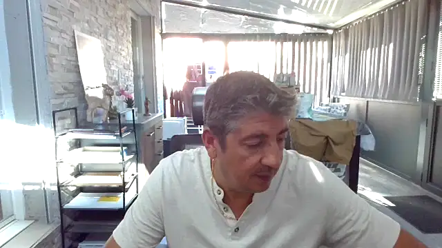 Snapshot of Fafas26 chatting on September 18, 2025, 2:20 pm Fafas26 online show from September 18, 2025, 2:20 pm