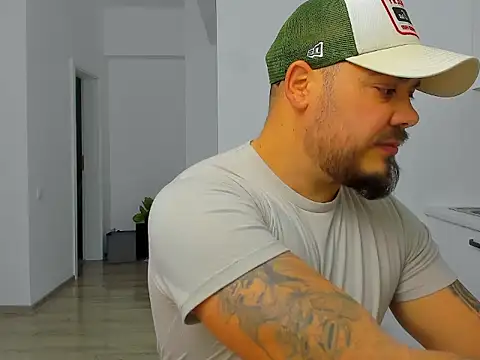 Snapshot of ZackMasterss chatting on November 4, 2025, 7:17 pm ZackMasterss online show from November 4, 2025, 7:17 pm