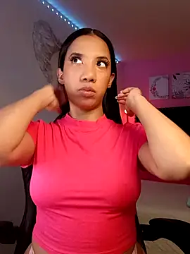 SallyWhitee online show from April 19, 2026, 4:57 am