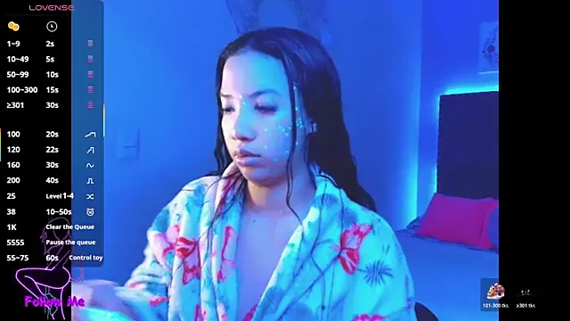 SallyWhitee online show from November 8, 2025, 3:54 am