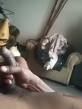 chocolatepuro1979 online show from March 5, 2025, 9:15 pm