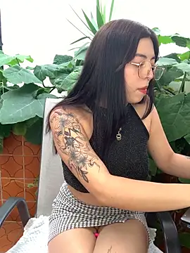 Snapshot of Valu_euphoria chatting on December 15, 2025, 8:47 pm Valu euphoria online show from December 15, 2025, 8:47 pm