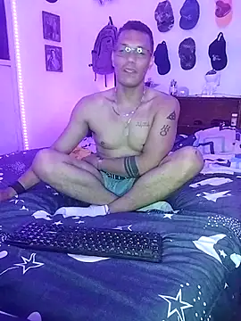 XhaseFoX online show from March 4, 2025, 5:42 am