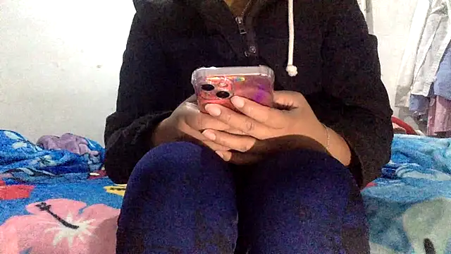 sharonlopez9611 online show from March 22, 2026, 2:59 am