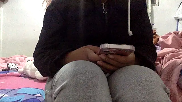 sharonlopez9611 online show from March 4, 2026, 3:25 am