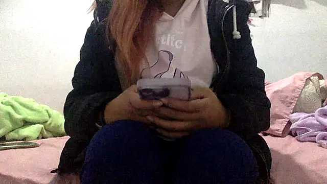 sharonlopez9611 online show from December 19, 2025, 3:10 am